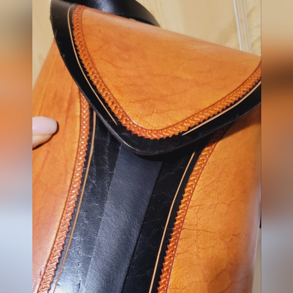 NWOT Authentic Leather Crossbody - Picture 8 of 11